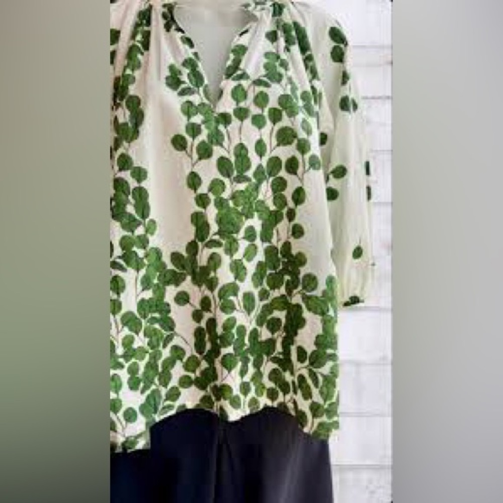 Women's White Tunic Top with Green Leaf Print - Casual Summer Style